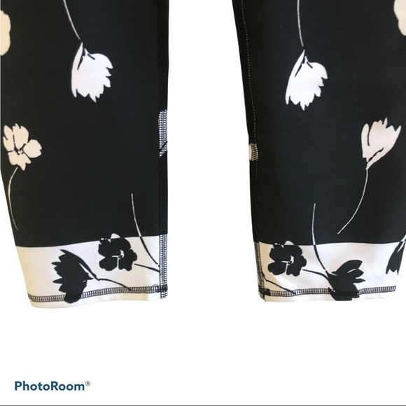 Fabletics Salar Capri Floral Printed Leggings Size S/6 - Picture 6 of 13